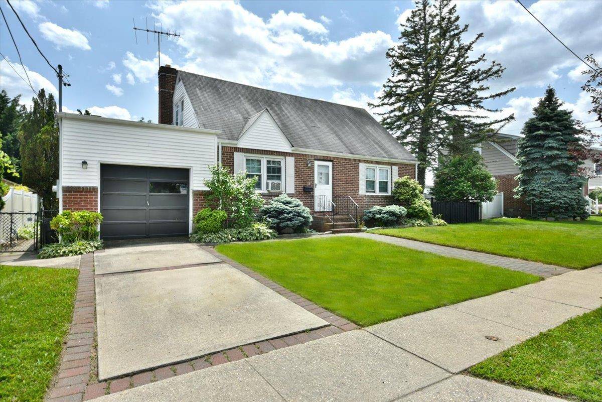 Massapequa, NY 11758,136 Euclid AVE