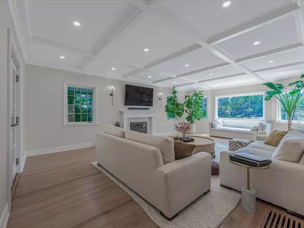 Manhasset, NY 11030,44 Mountain Cut