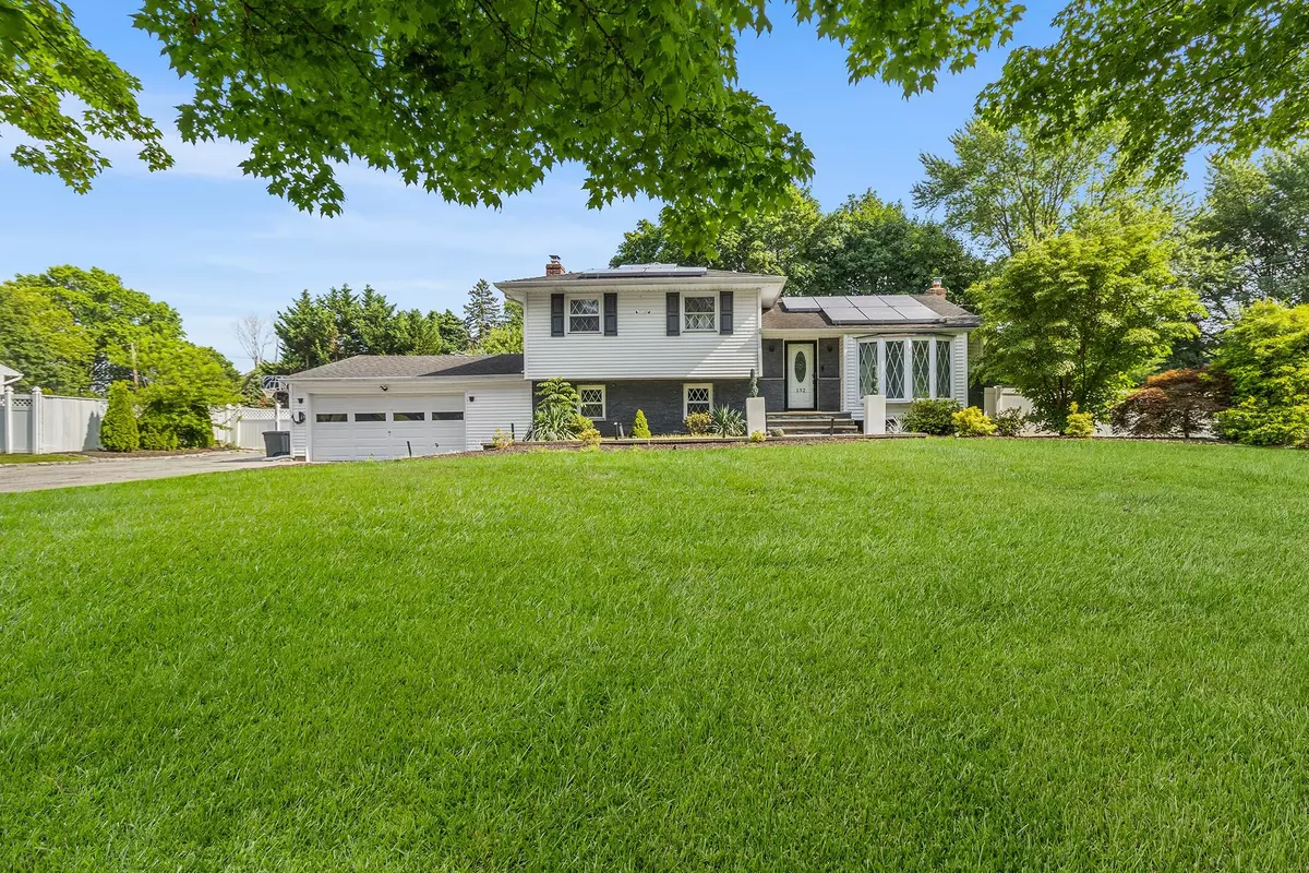 East Northport, NY 11731,132 Ketay DR