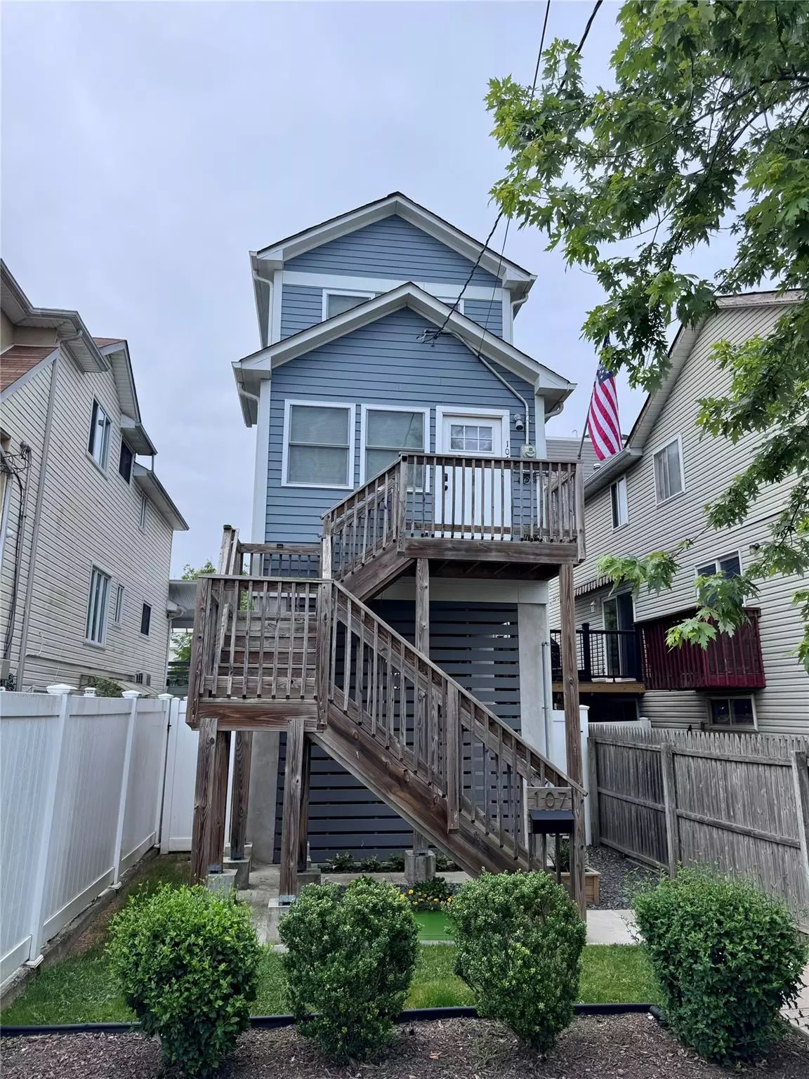 Staten Island, NY 10306,107 Baden PL