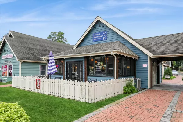 Southold, NY 11971,53345 Main RD ##3-1