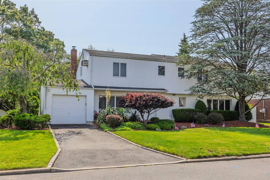 270 W 15th ST, Deer Park, NY 11729