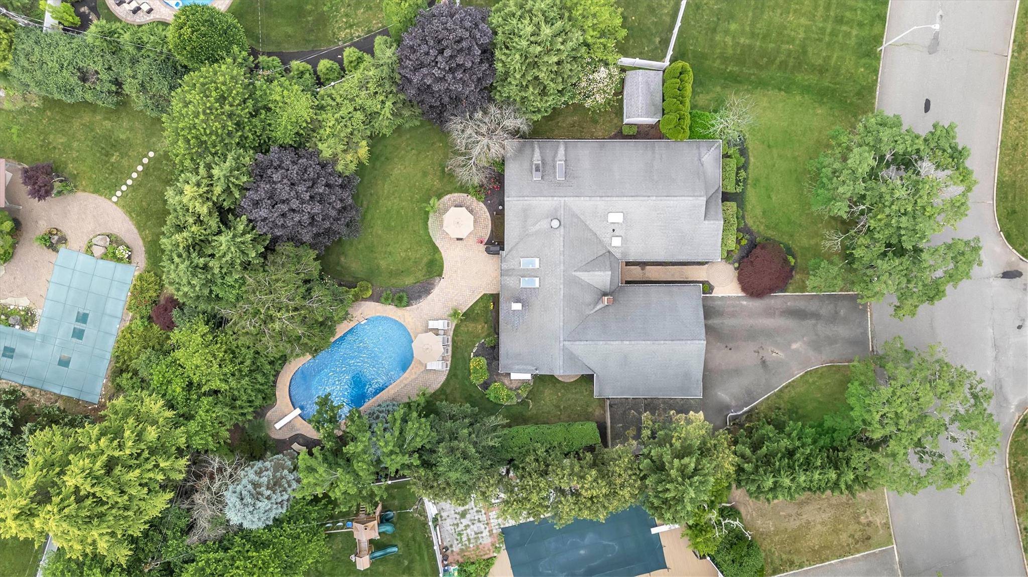 Stony Brook, NY 11790,12 Hasting DR