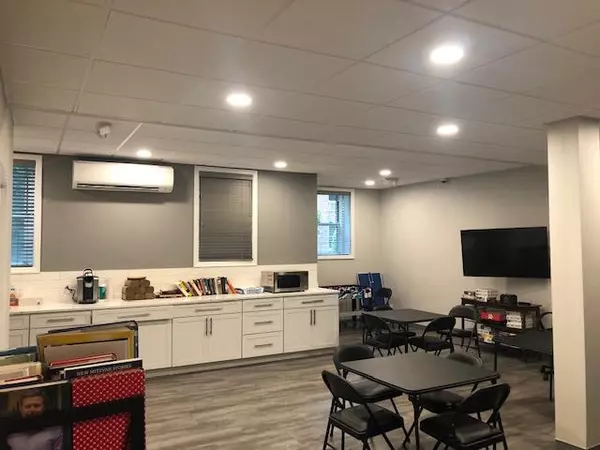 Great Neck, NY 11021,20 Chapel PL #2G