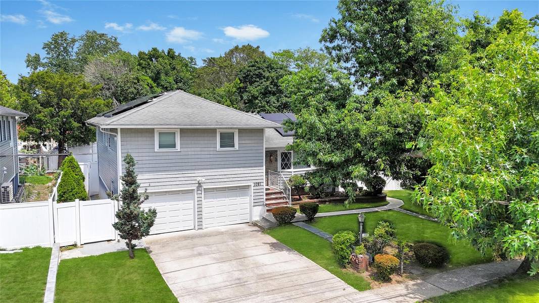 1091 Cramer CT, North Baldwin, NY 11510