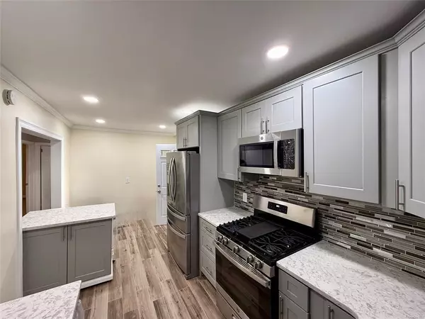 Valley Stream, NY 11580,113 Carroll AVE
