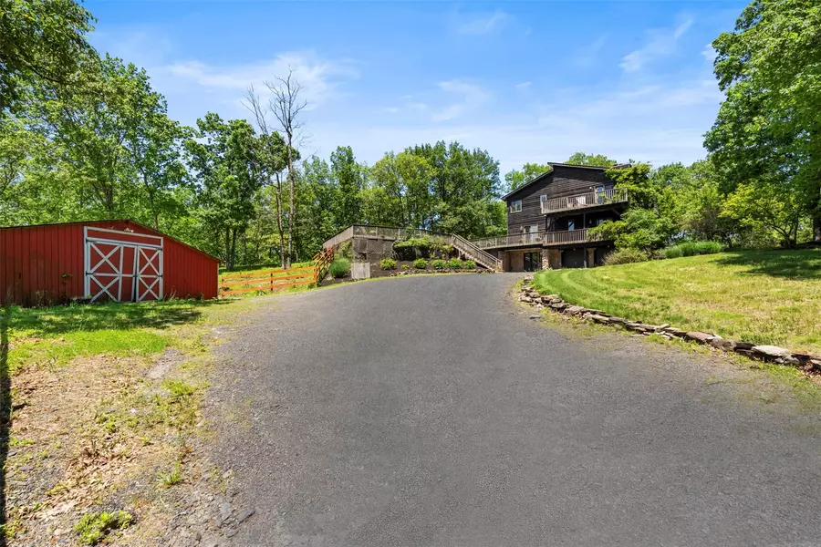 10 Spectrum DR, Chester, NY 10918