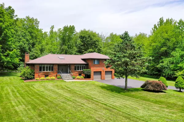 23 Lounsbury DR, Baldwin Place, NY 10505