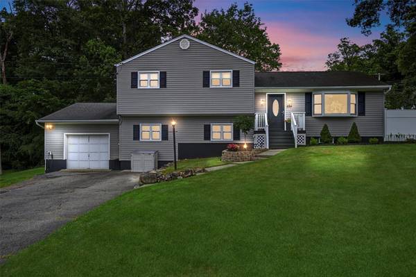 824 Terrace PL, Cortlandt Manor, NY 10567