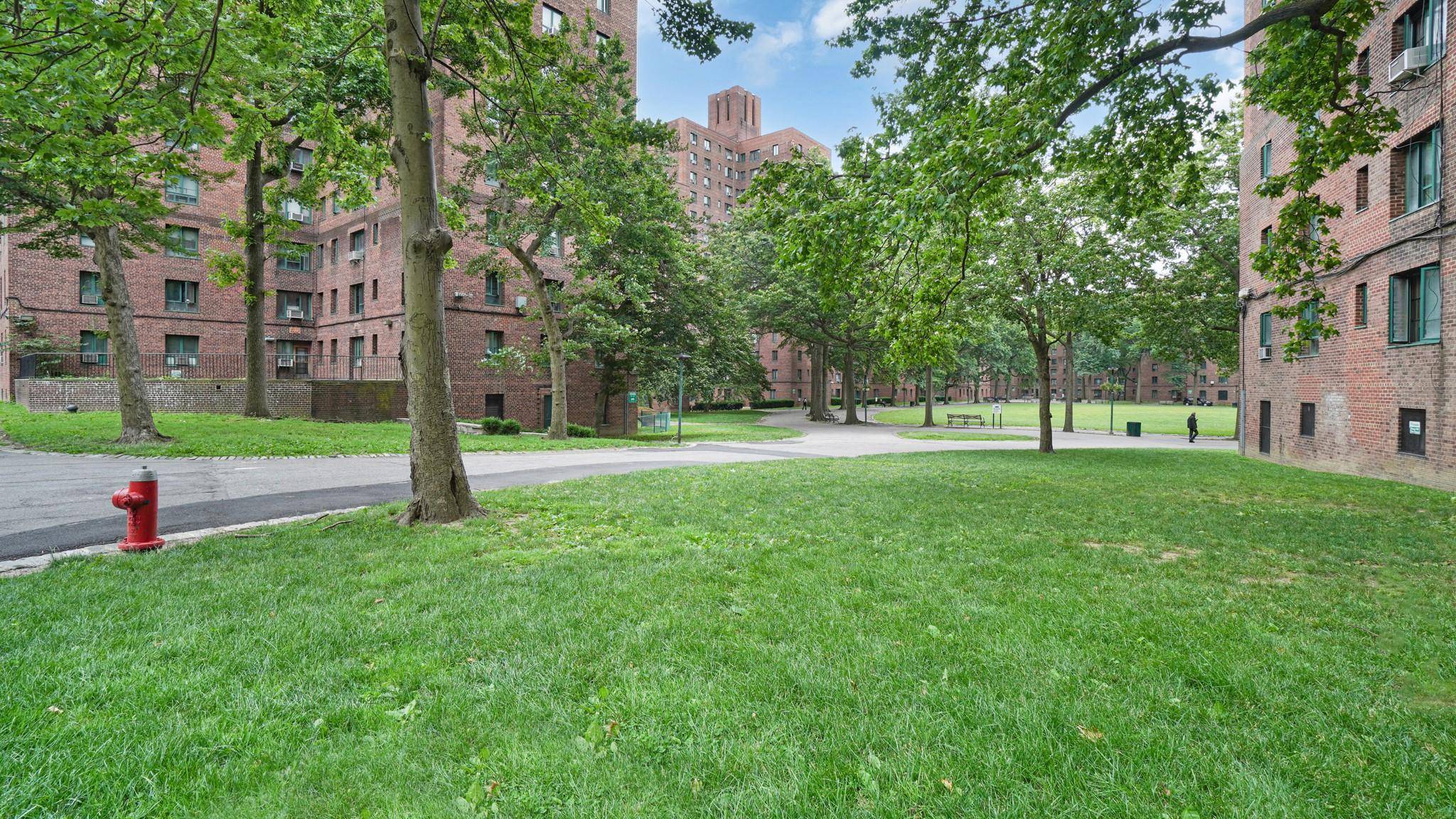 Bronx, NY 10462,1610 Metropolitan AVE #6H
