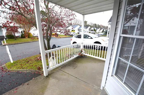 Manorville, NY 11949,5157 Village CIR