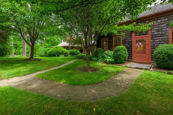 Hillsdale, NY 12529,9960 Route 22