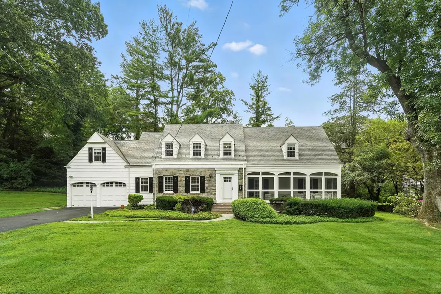 192 Fox Meadow RD, Scarsdale, NY 10583