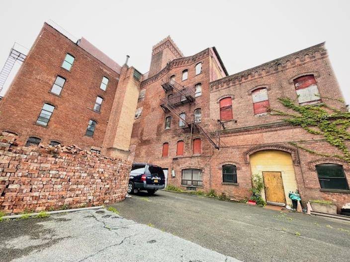 Brooklyn, NY 11206,56 Meserole ST