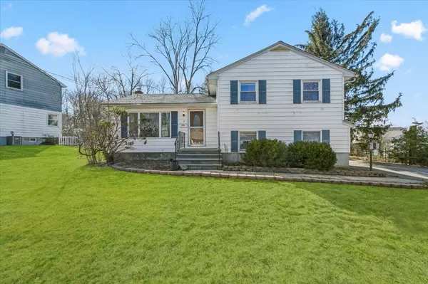 2 Knox DR,  New Windsor,  NY 12553