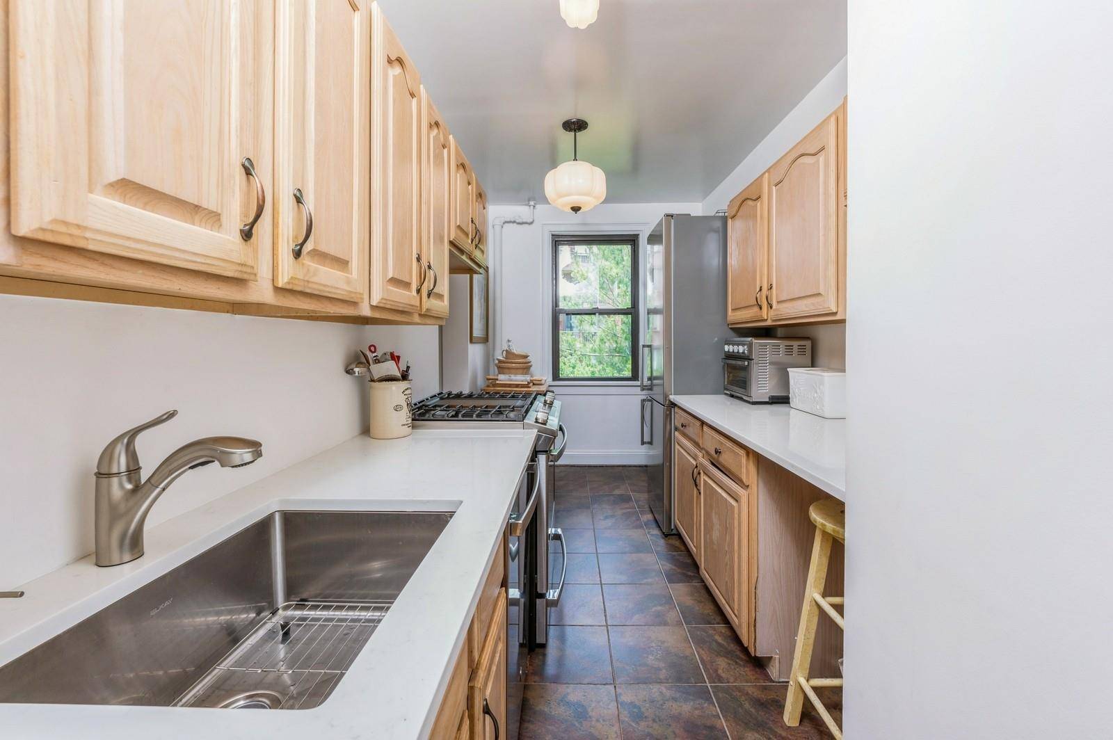 Hartsdale, NY 10530,68 E Hartsdale AVE #6M