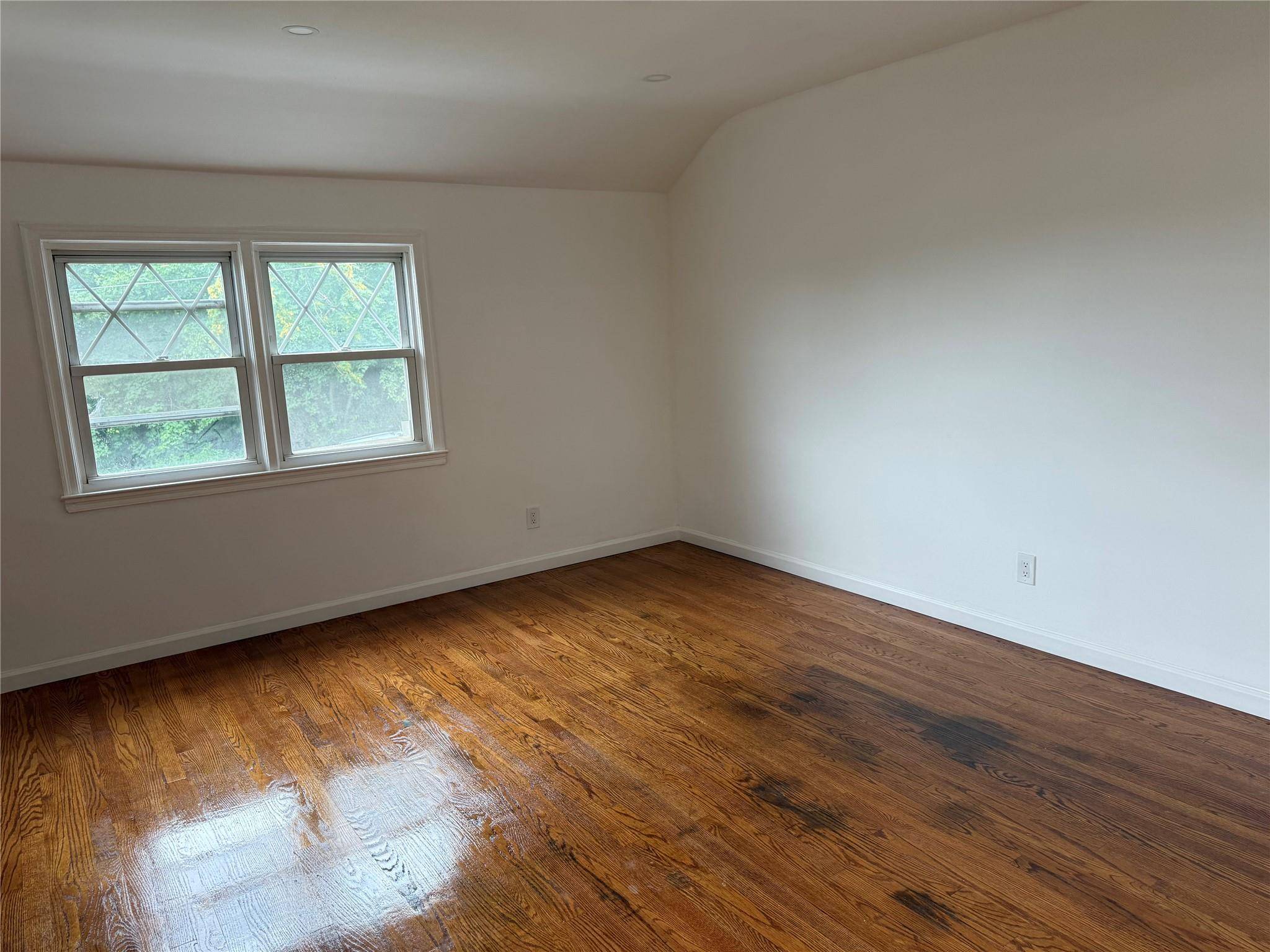 Mamaroneck, NY 10543,414 Heathcote AVE #Second Floor