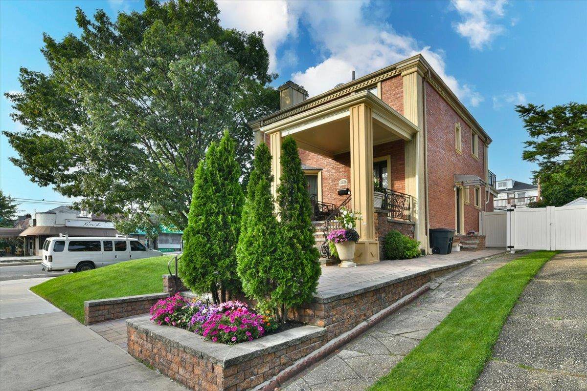 Jamaica Estates, NY 11423,80-03 192nd ST