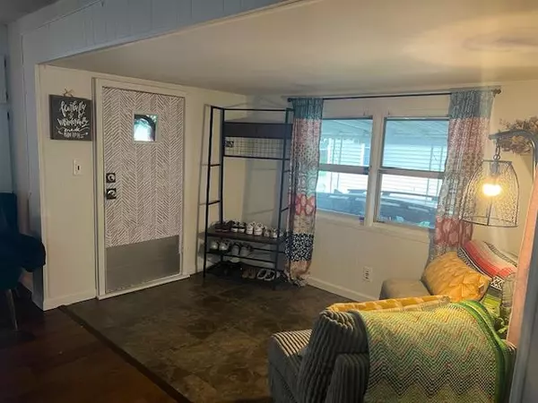Bohemia, NY 11716,42 Ticonderoga DR