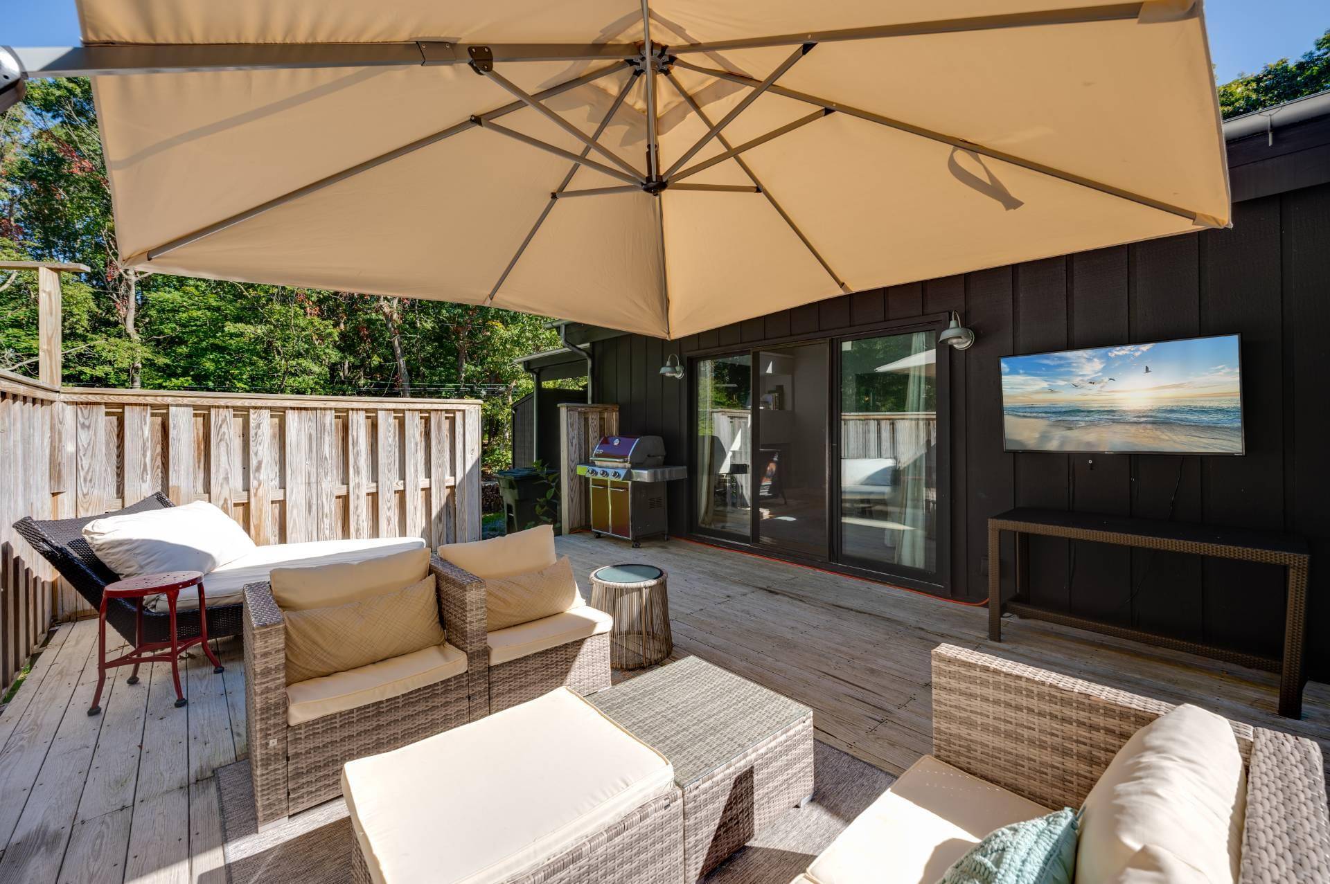 Southampton, NY 11968,274 Little Fresh Pond RD