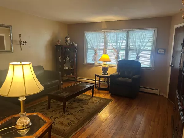 West Babylon, NY 11704,1569 11th ST
