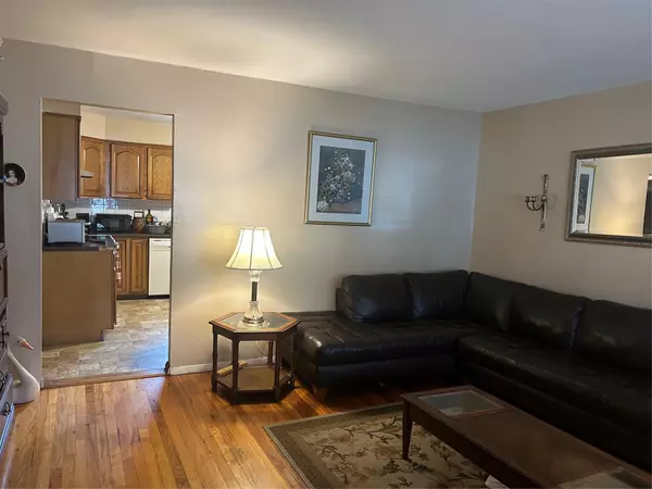 West Babylon, NY 11704,1569 11th ST