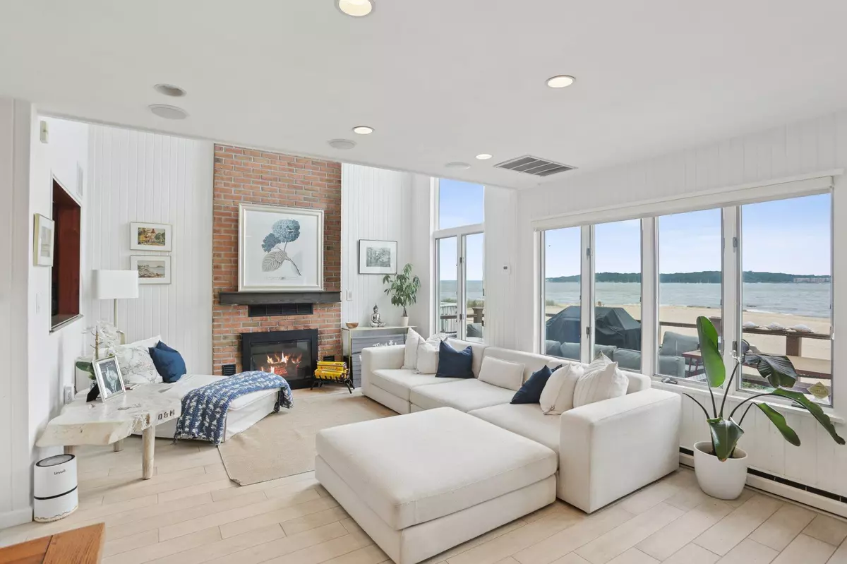 Port Washington, NY 11050,75-02 West Shore RD #02