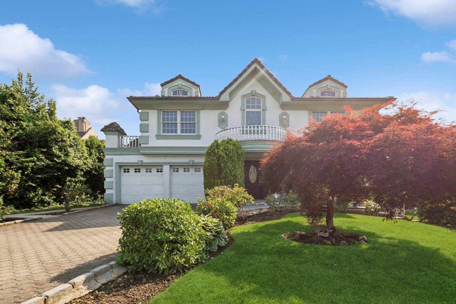 Bayside, NY 11360,24-56 Little Neck BLVD