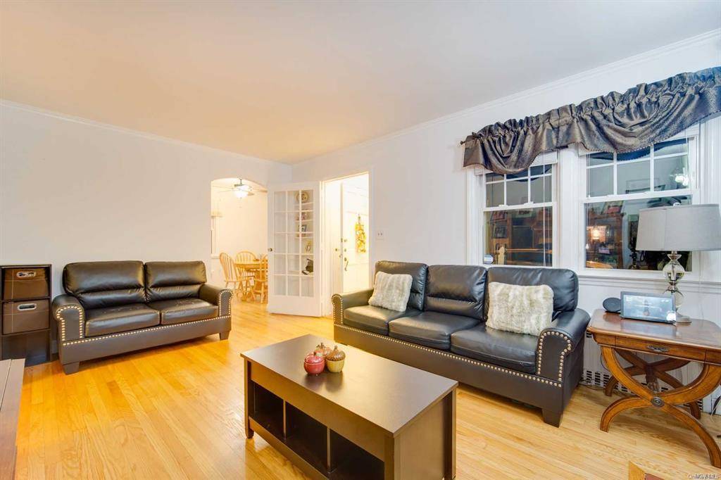 Malverne, NY 11565,13 Parkview