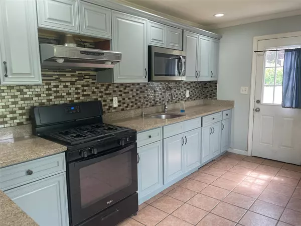 Central Islip, NY 11722,10 Kirby LN