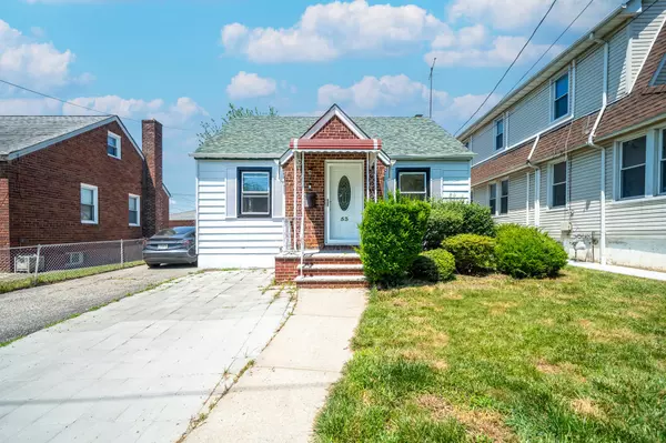Elmont, NY 11003,53 Grand ST