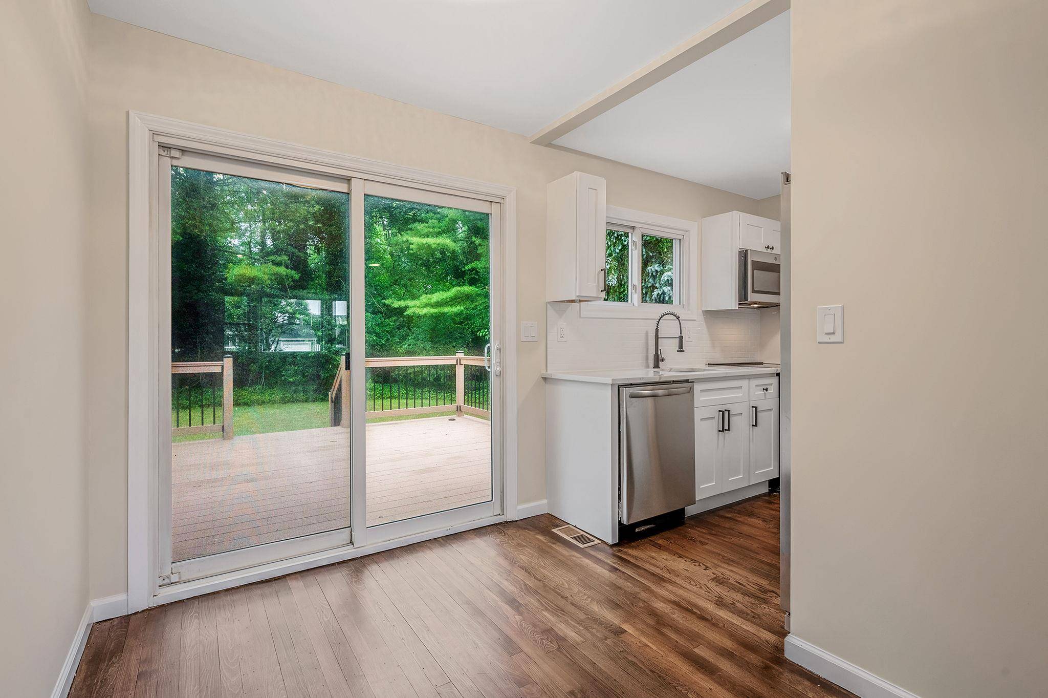 West Babylon, NY 11704,523 18th ST