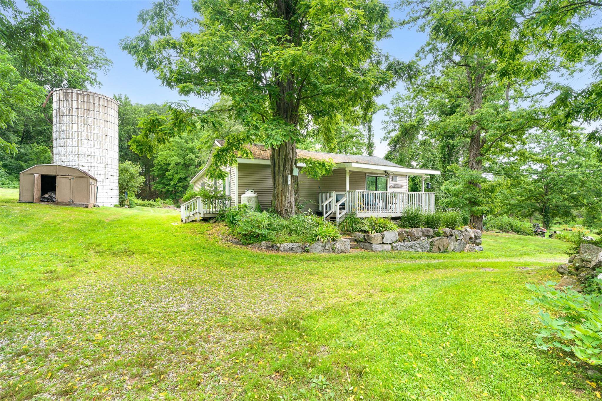 Mahopac, NY 10541,426 Bullet Hole RD