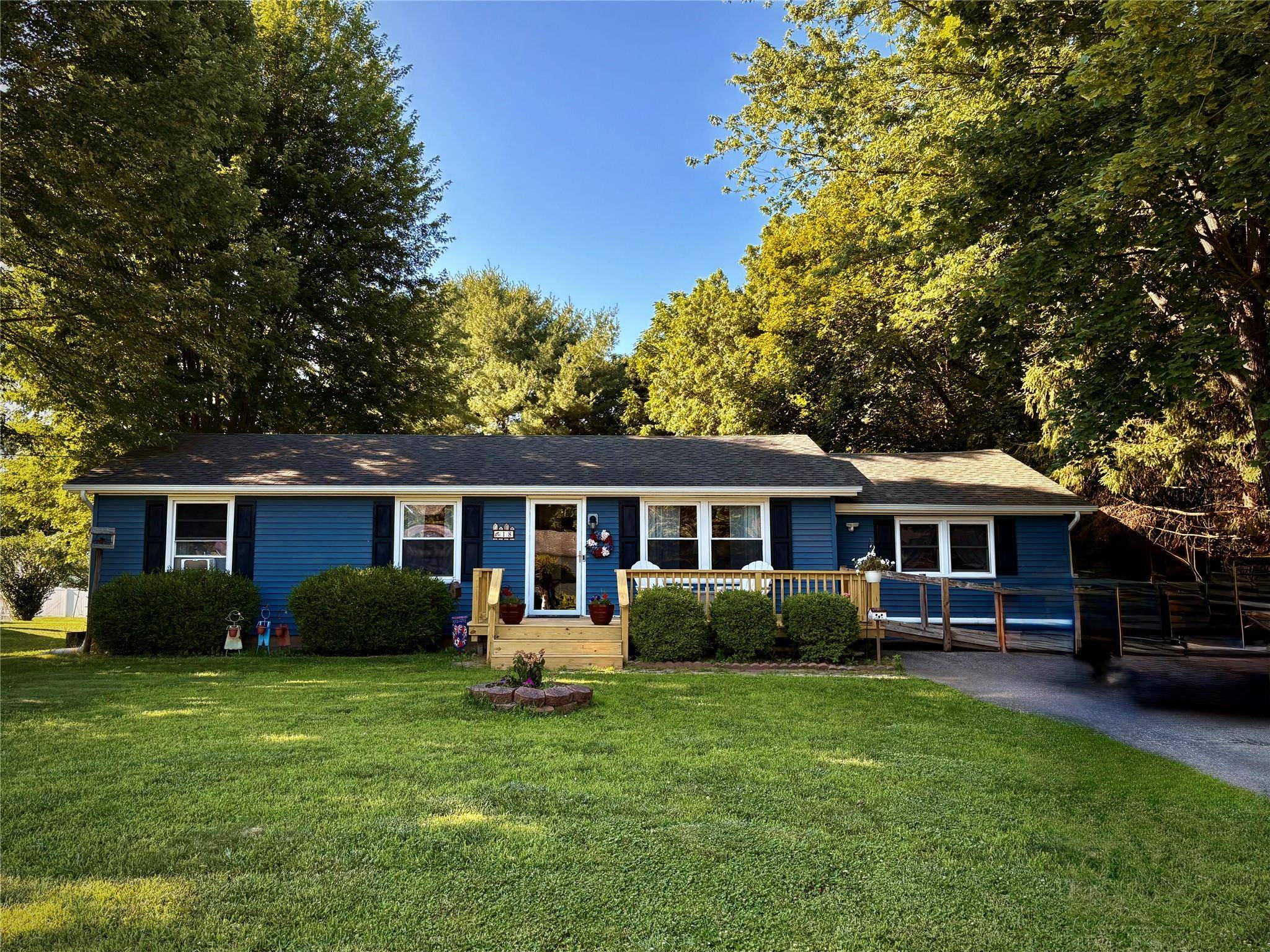 18 Amherst RD, Red Hook, NY 12571
