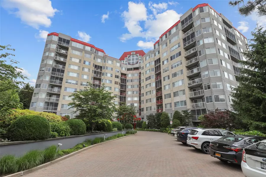 10 Stewart Place #3HW, White Plains, NY 10603