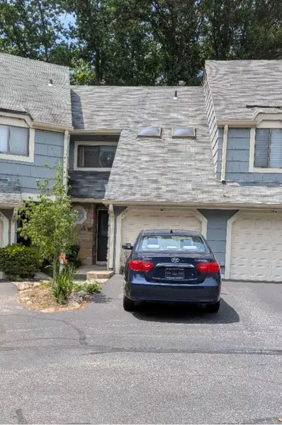 269 Treetop CIR, Nanuet, NY 10954