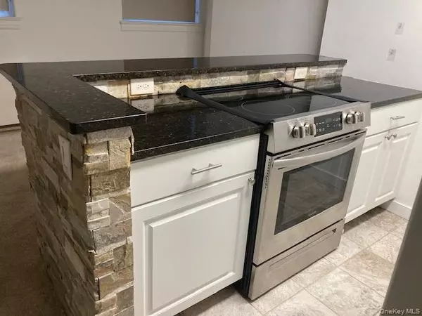 Peekskill, NY 10566,3309 Villa At The woods