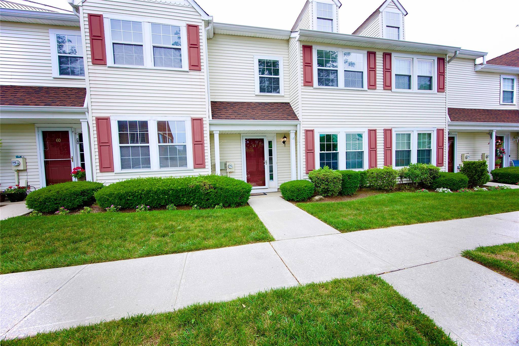 19 Stratford GN #59, Farmingdale, NY 11735