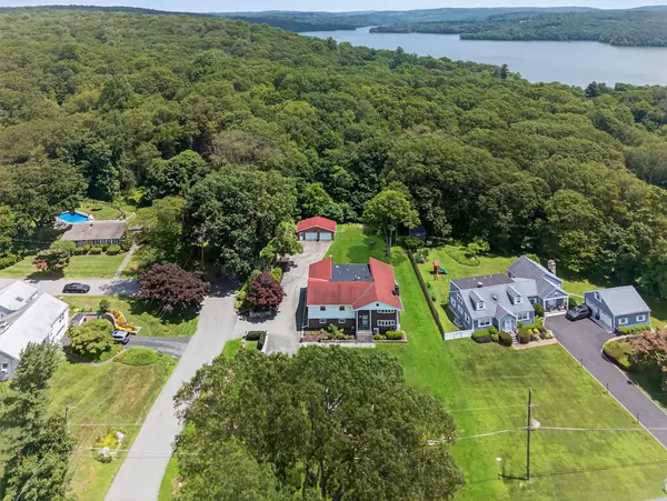 North Salem, NY 10560,49 Oakridge RD