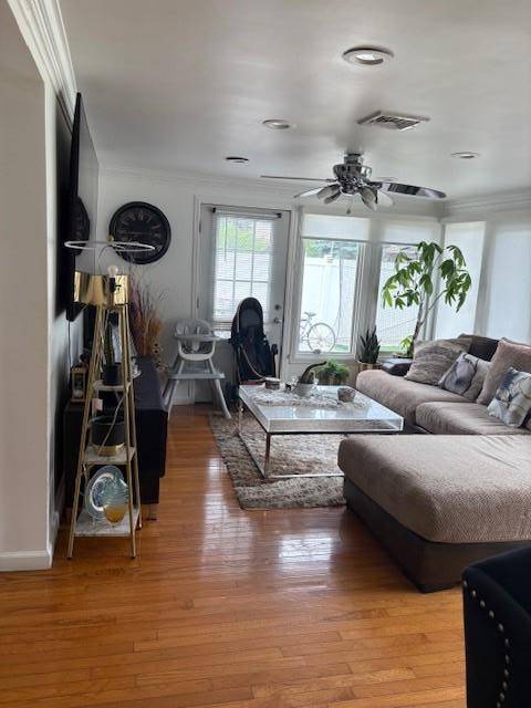 North Valley Stream, NY 11580,859 Dana AVE