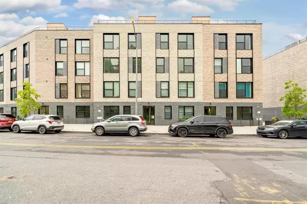 Bronx, NY 10473,355 Bronx River AVE #3B
