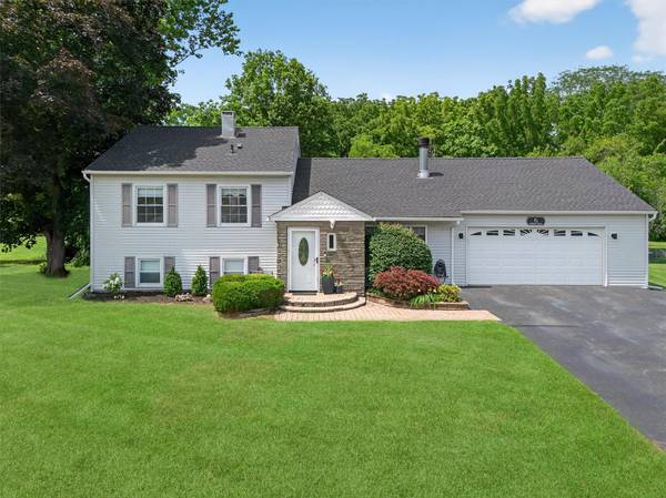 6 Spring Rock RD, New Windsor, NY 12553