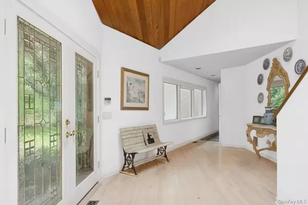 Southampton, NY 11968,61 Hidden Cove CT