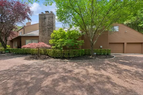 Southampton, NY 11968,61 Hidden Cove CT