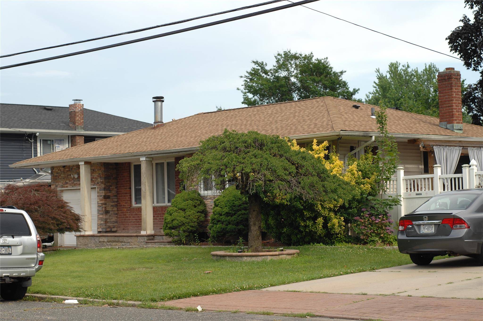 Brentwood, NY 11717,176 Floyd ST