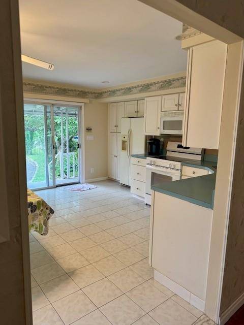 Glen Cove, NY 11542,24 Timber RD