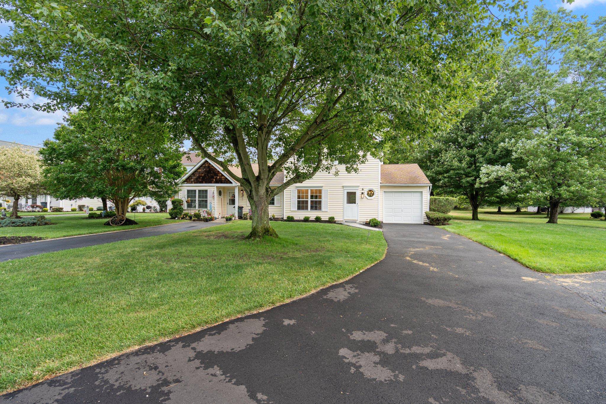 Coram, NY 11727,6 Doe PATH