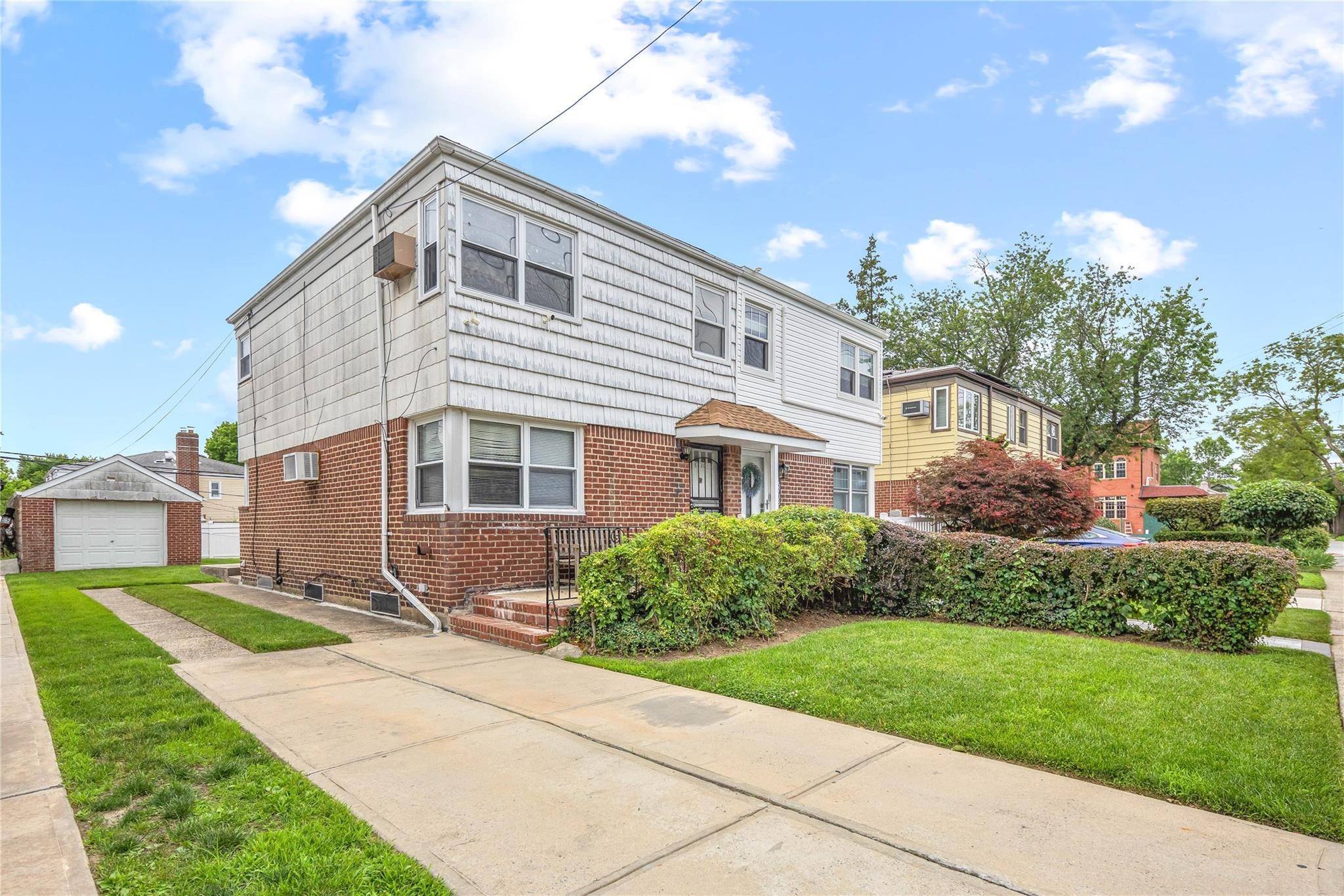 Bayside, NY 11364,67-10 Bell BLVD