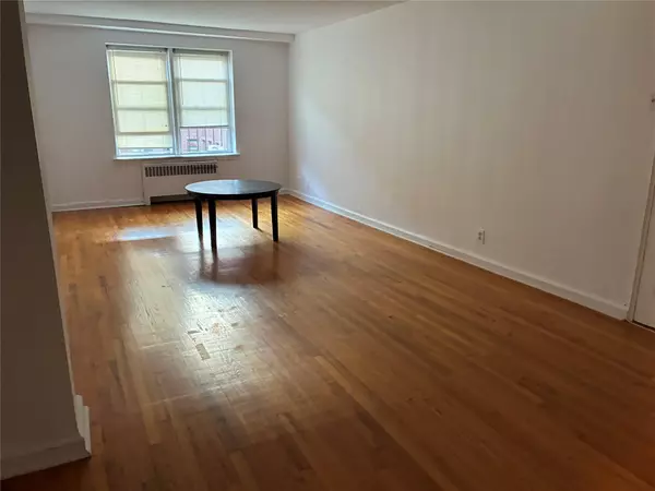 Bronx, NY 10462,2090 Barnes AVE #4D