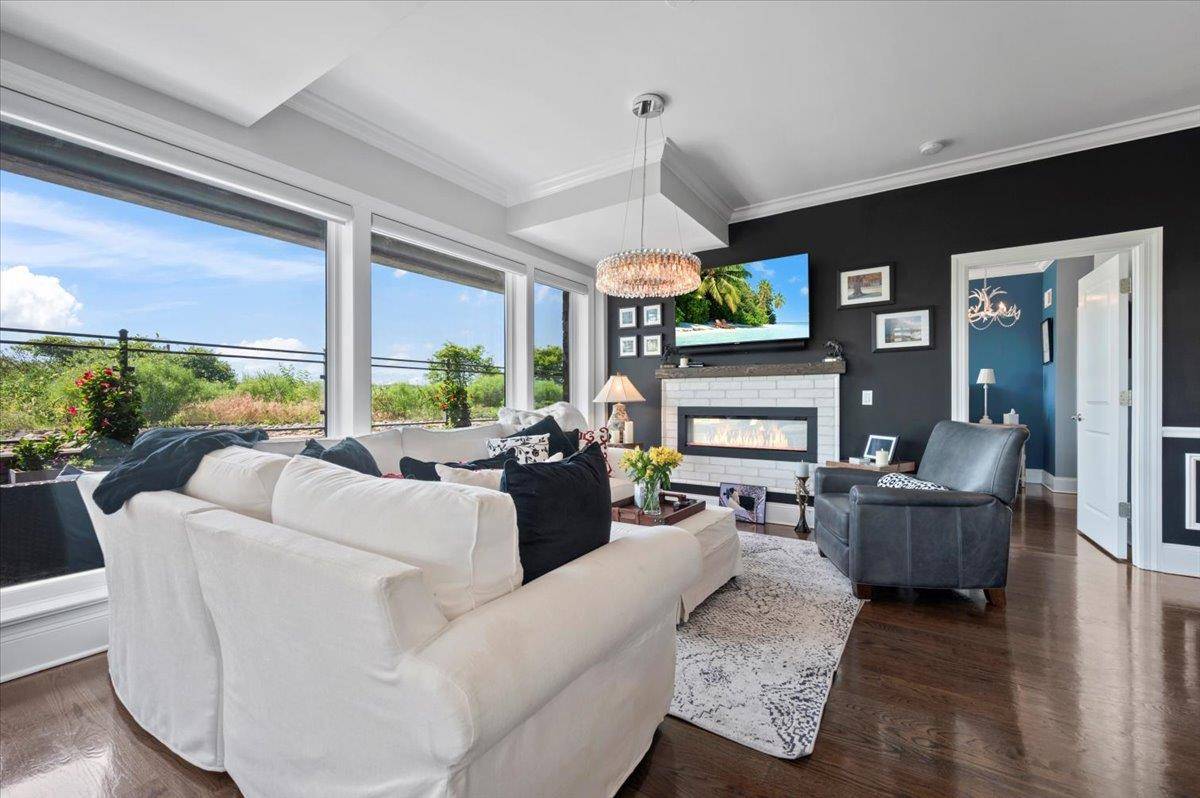 Tarrytown, NY 10591,18 Rivers Edge DR #102